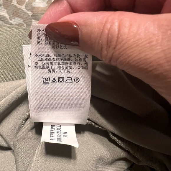 DKNY Women's Animal Print Sweatshirt - Olive. Sz/M - Picture 10 of 10